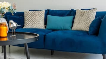 Apartment (Stylish 2-Bedroom Marylebone Retreat) | Living room