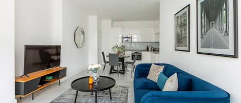Apartment (Stylish 2-Bedroom Marylebone Retreat) | Living room