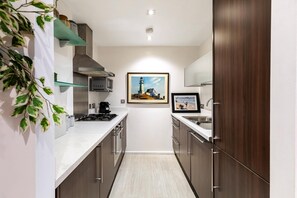 Apartment (The Spaceworks: Stylish Flat Near Sho) | Private kitchen