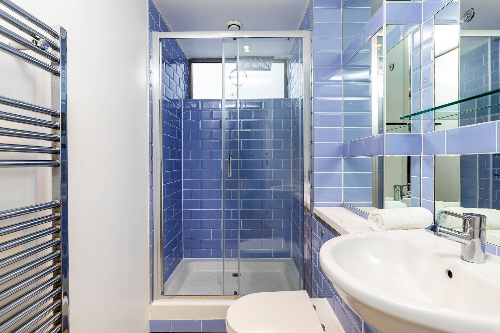 Apartment (The Spaceworks: Stylish Flat Near Sho) | Badezimmer