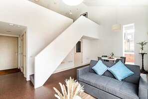 Apartment (Stylish Camden Flat Near Markets & Tu) | Living room