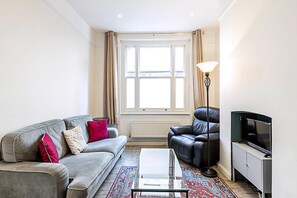 Apartment (Central London 3 Bed Gem near Oxford ) | Living room - Central London 3 Bed Gem Near Oxford Street (London)