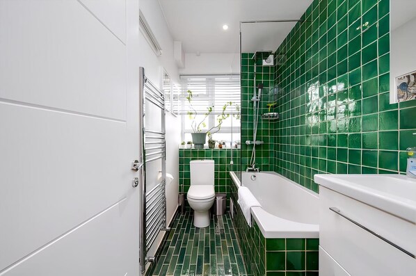 Apartment (Stylish Brixton Hill Studio with Mode) | Badezimmer