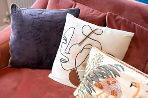 Apartment (Stylish Brixton Hill Studio with Mode) | Living room