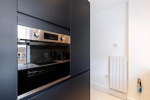 Apartment (Stylish East London Flat near Spitalf) | Private kitchen