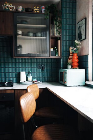Leilighet (Peaceful & Unique Maisonette in Centr) | Eget kjøkken
