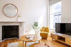 Apartment (Urban Luxury in the Heart of Chelsea ) | Living room