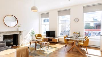 Apartment (Urban Luxury in the Heart of Chelsea ) | Living room