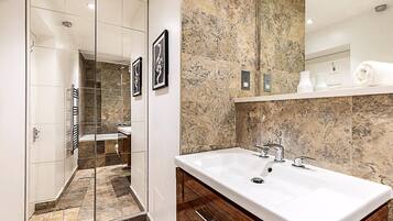 Appartamento (Stylish Shepherd's Bush Flat with Pat) | Bagno