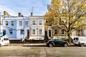 Exterior - Stylish Shepherd's Bush Flat With Patio (London)
