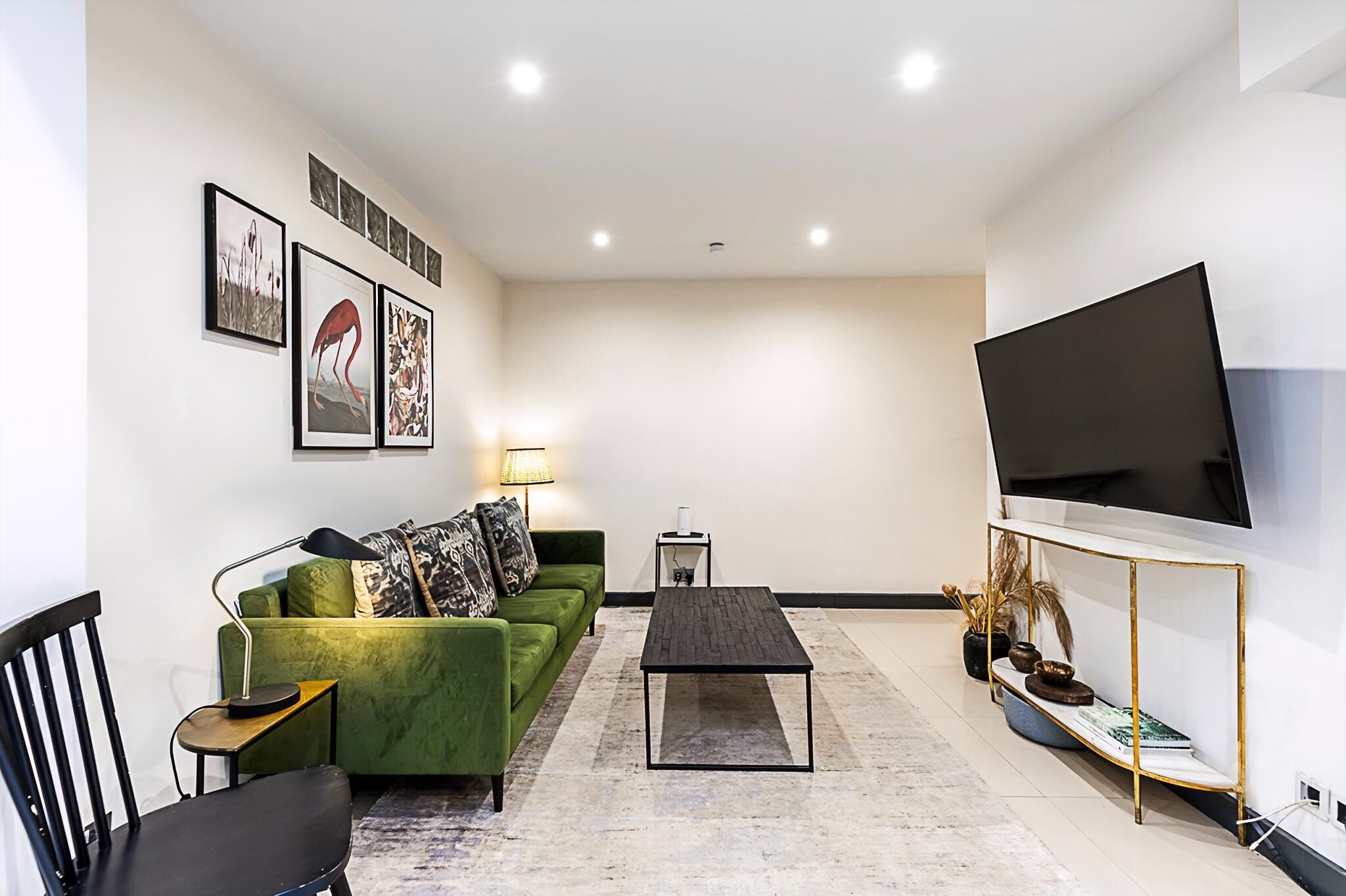 Apartamento (Stylish Shepherd's Bush Flat with Pat) | Sala de estar | Una televisión