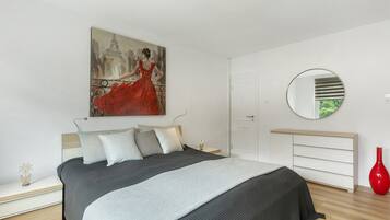 1 bedroom, iron/ironing board, free WiFi, bed sheets