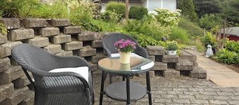 Holiday Apartment 'Schwalbennest' with Mountain View, Private Terrace and Wi-Fi