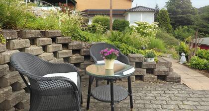 Ferienwohnung 'Schwalbennest' mit Bergblick, privater Terrasse und Wi-Fi