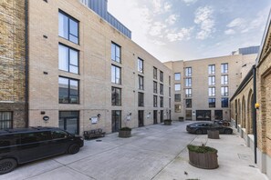 Exterior - Stylish Hackney Wick Apartment With Terrace (London)