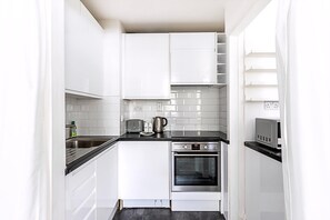 Apartment (Elegant Knightsbridge Flat Near Harro) | Private kitchen - Elegant Knightsbridge Flat Near Harrods (London)