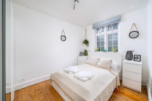 House (Cosy Mews Flat Near Little Venice) | 1 bedroom, free WiFi