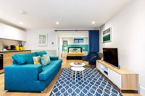스튜디오 (Cosy and Stylish Studio in the heart ) | 거실