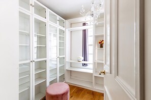 Exterior - Spacious 4-bed House Near Liverpool St (London)