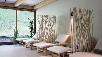Hot tub, steam room, body treatments, hydrotherapy, aromatherapy