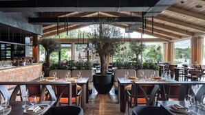 Ảnh chưa phân loại, 5 trong số 76 ảnh, nút
