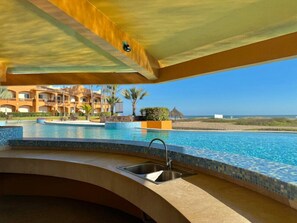 Pool - Depa in EDM first floor beachfront By GPS (Mazatlán)