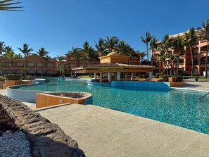Pool - Depa in EDM first floor beachfront By GPS (Mazatlán)