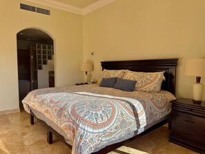 2 bedrooms, desk, WiFi, bed sheets - Depa in EDM first floor beachfront By GPS (Mazatlán)