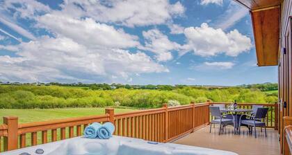 2 bedroom accommodation in Nr St Austell