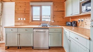 Unclassified image, 3 of 9, button - 2 bedroom accommodation in Nr St Austell (Nr St Austell)