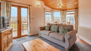 Unclassified image, 4 of 9, button - 2 bedroom accommodation in Nr St Austell (Nr St Austell)