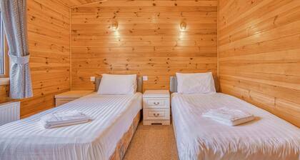 2 bedroom accommodation in Nr St Austell