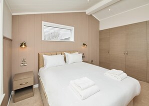 Unclassified image, 4 of 18, button