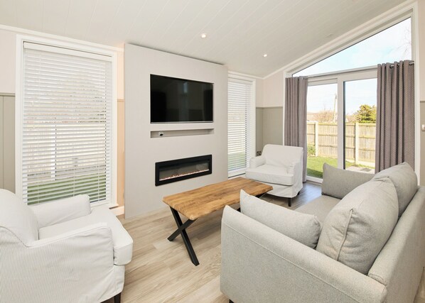 Unclassified image, 1 of 18, button