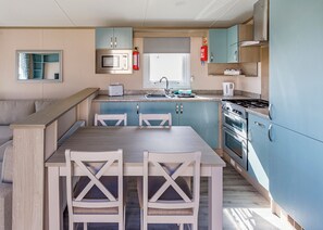 Fridge, oven, stovetop, toaster - 2 bedroom accommodation in Talacre, Holywell (Talacre, Holywell)