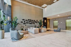 Lobby - Spacious 4-Bedroom Retreat Steps from Miami Beach (Miami Beach)