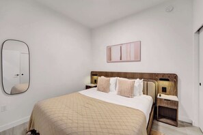 1 dormitorio, tabla de planchar con plancha, cuna de viaje y wifi