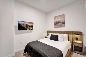 2 bedrooms, iron/ironing board, travel cot, WiFi