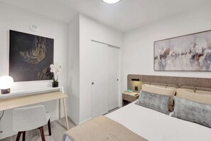 1 chambre, fer et planche à repasser, lit parapluie, Wi-Fi