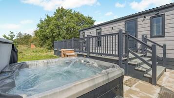 Bain à remous extérieur