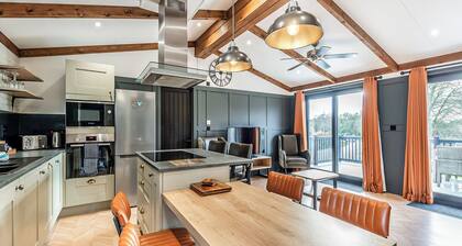 2 bedroom accommodation in Snitterfield, Stratford Upon Avon