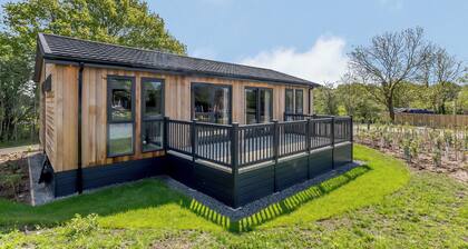 2 bedroom accommodation in Snitterfield, Stratford Upon Avon
