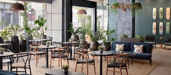 Walk to Gaslamp Quarter + Rooftop Pool & Dining