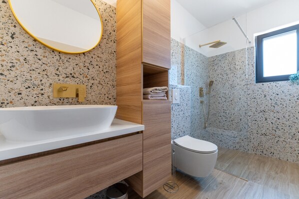 Douche, serviettes fournies