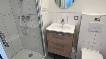 House | Bilik Mandi | Pengering rambut, tuala disediakan, syampu