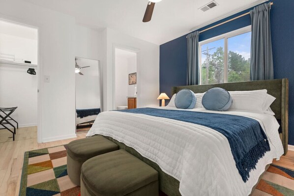 4 bedrooms, desk, iron/ironing board, travel cot