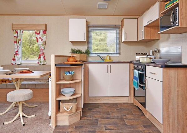 Fridge, oven, stovetop, toaster