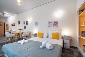 1 slaapkamer, een strijkplank/strijkijzer, wifi, beddengoed