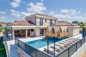Villa | 4 bedrooms - Villa Alba Zadarvillas (Pakostane)