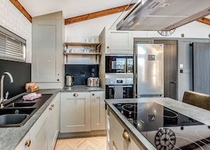 Refrigerador, horno, placa de cocina, lavavajillas